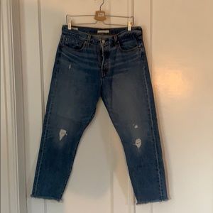 Levi Wedgie Fit medium wash jeans